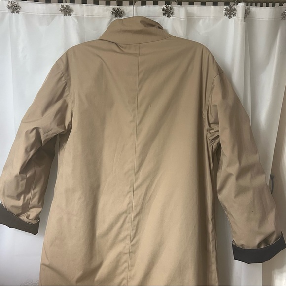 Vintage women’s Botany Bay, black and khaki reversible long raincoat. - Picture 7 of 9